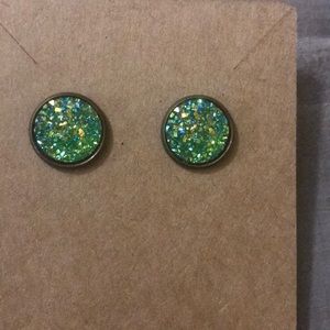 Sparkly Green 12 mm druzy studs